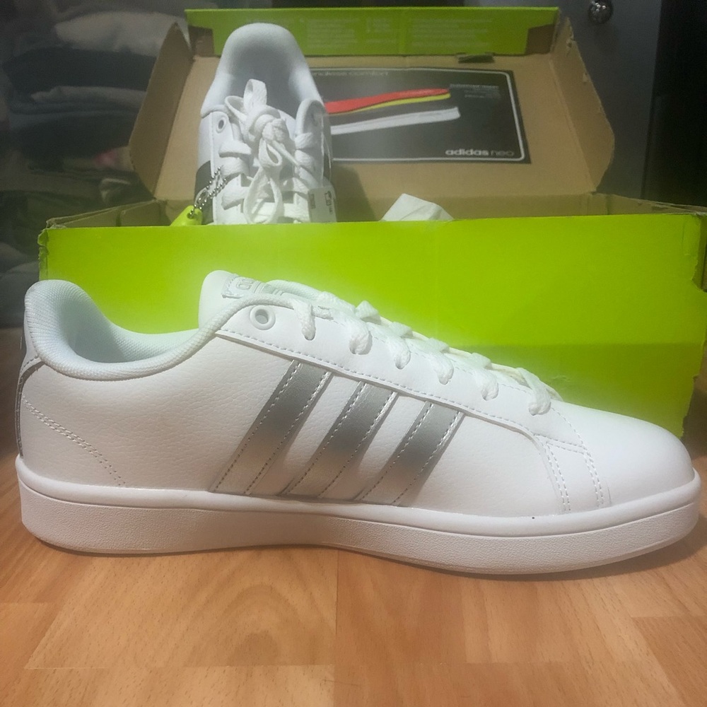 Adidas Womens cloud foam advantage stripes